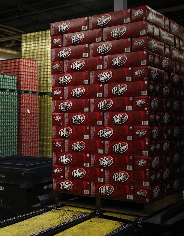 BN-QX323_1122dr_FR_20161122065837 dre pepper pallets